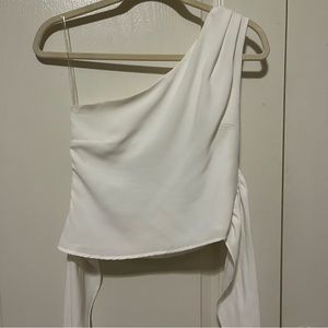 DO+BE one shoulder cropped blouse with tie for front or back